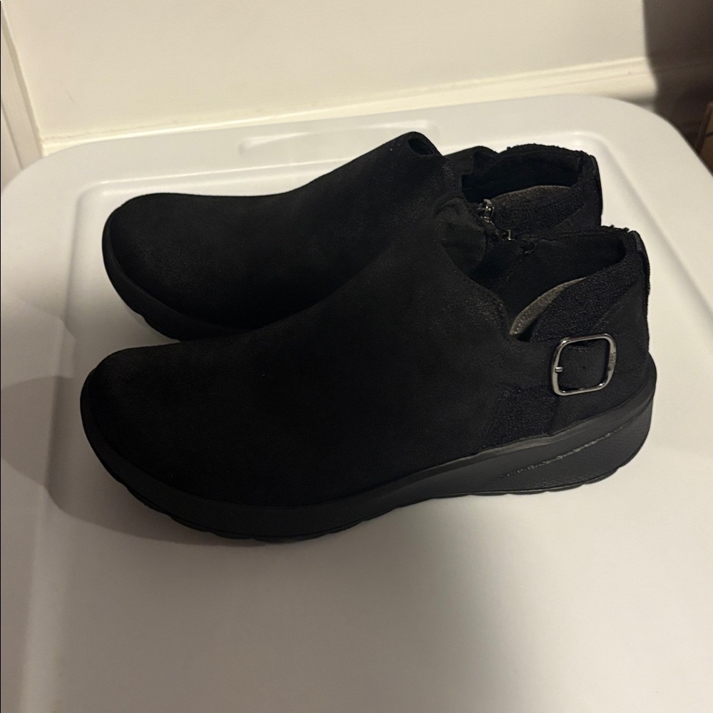 Breezies Black Ankle Booties - Picture 3 of 6